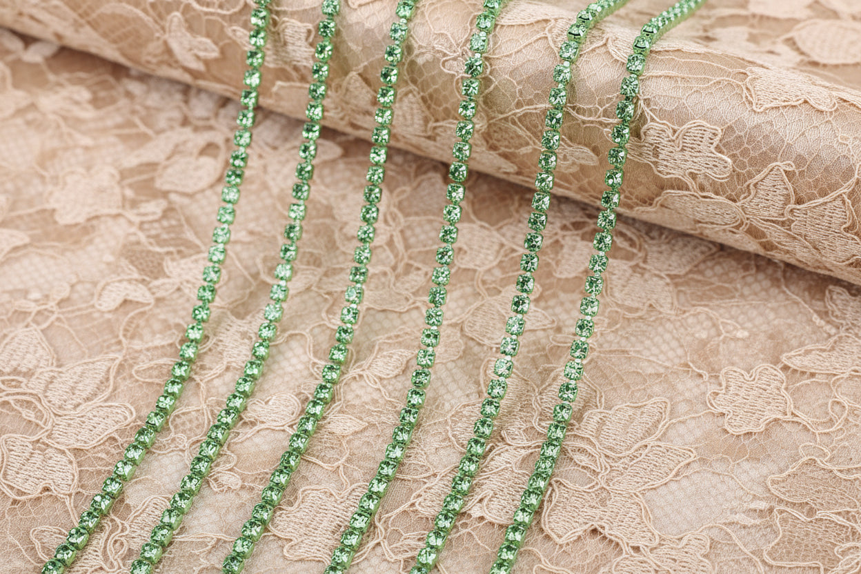 chaine a strass vert CL.-péridot a griffe vert 