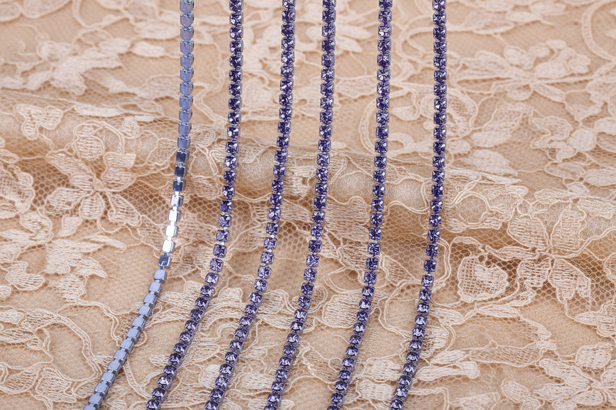 chaine de strass violet améthyste  a griffe violet