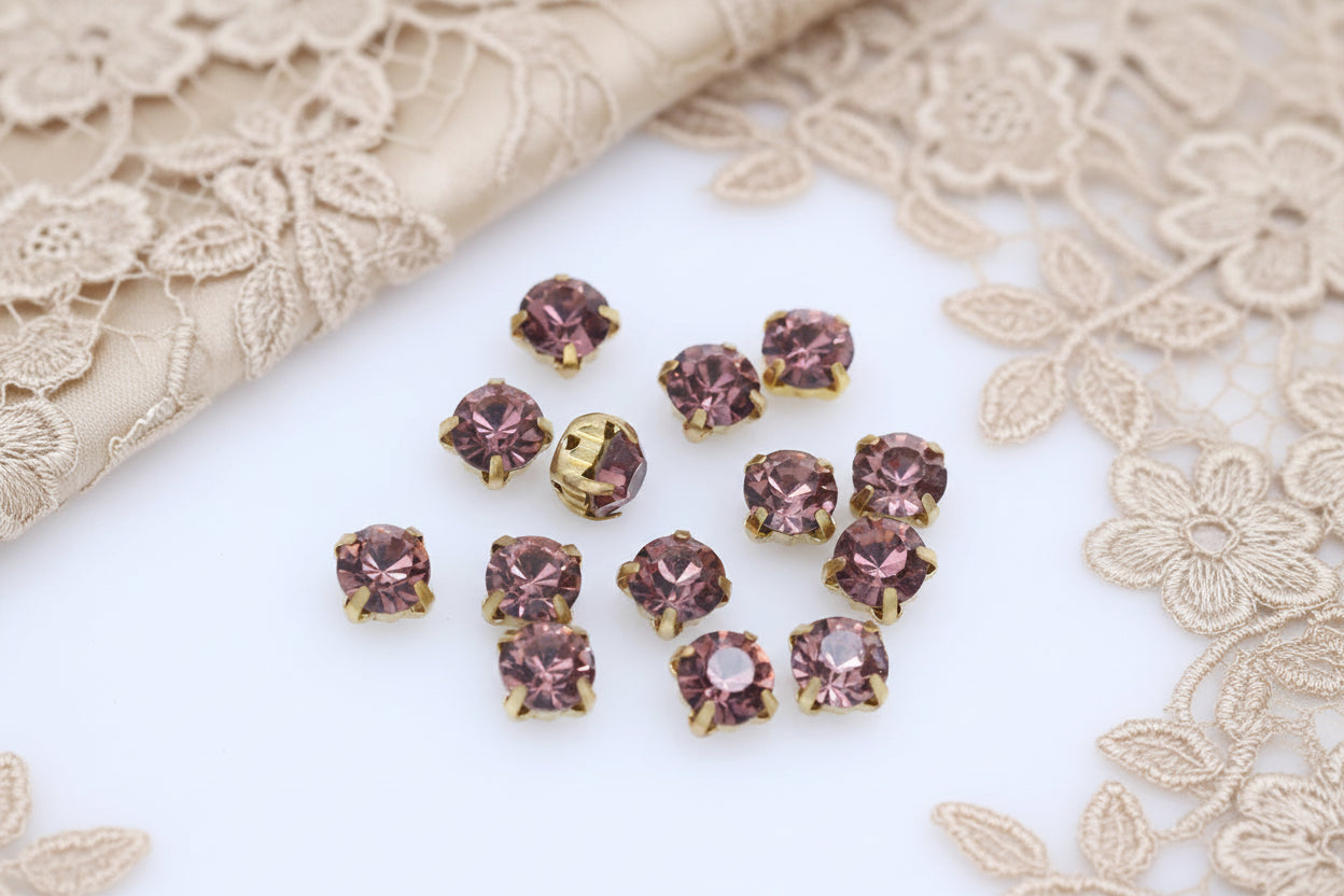 strass vieux rose, griffe en métal doré a coudre