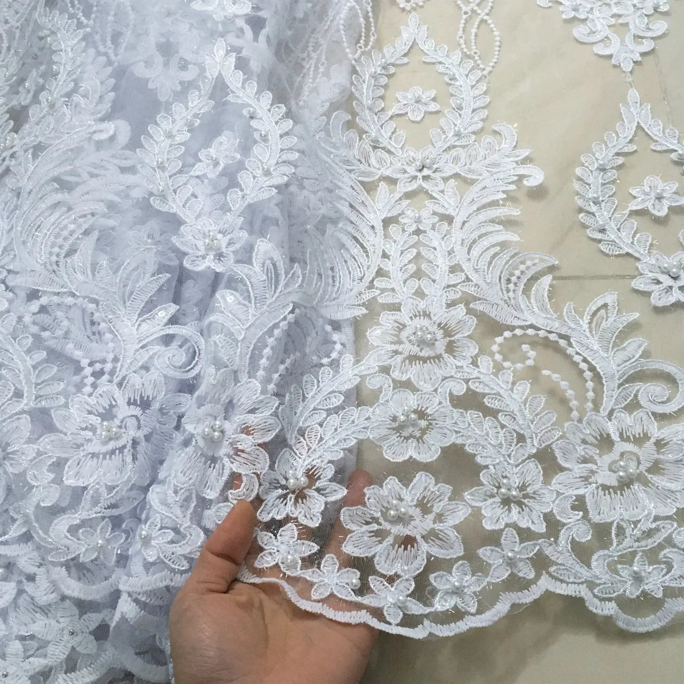 Dentelle brodée à perles – Tissu mariage & fête | 8 couleurs